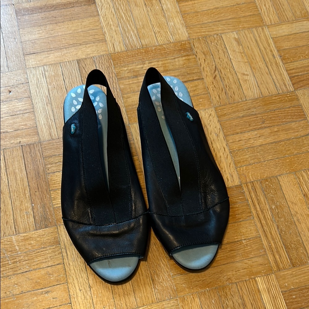 Cloud Black Peep-Toe Women's Shoes